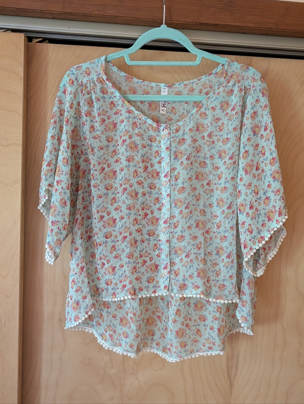 Y2K Mudd Light Blue Floral Button-Front Women's Blouse